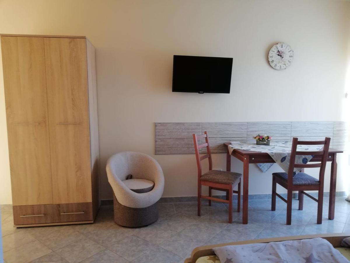 Апартаменты Imola Es Andrea Apartmanhaz Хайдусобосло