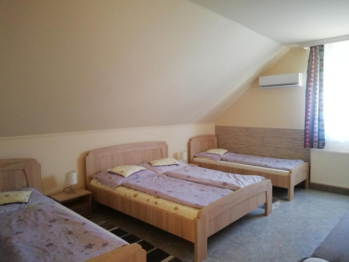 Imola Es Andrea Apartmanhaz Апартаменты Хайдусобосло